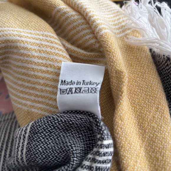 The loomia Turkish Kitchen Towels - Picture 7 of 8